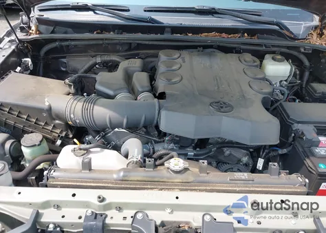 2020 Toyota 4Runner Nightshade Special Edition z USA, uszkodzony, nr VIN JTEBU5JR7L5747279